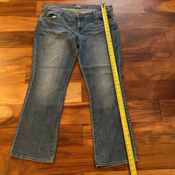 Old Navy The Flirt Jeans Size 16 - Picture 6 of 8